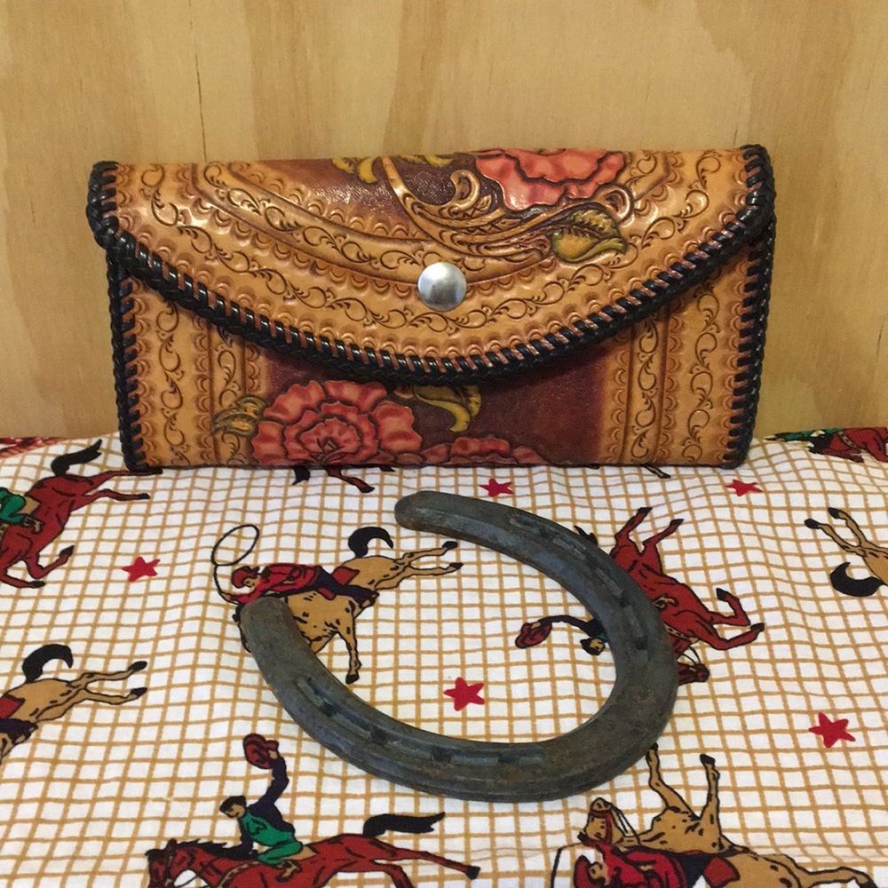 Gorgeous hand tooled western cowgirl leather wallet brown w pink roses EUC